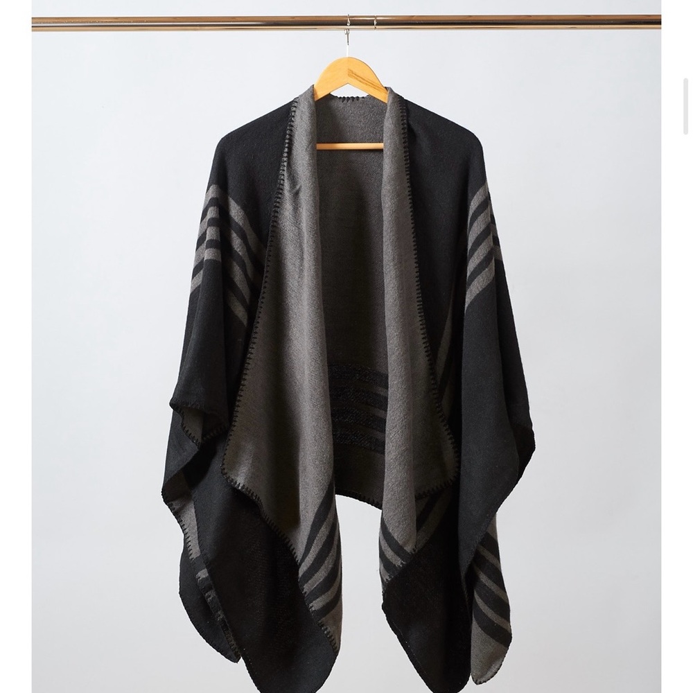 BB Dakota Charcoal Poncho Wrap